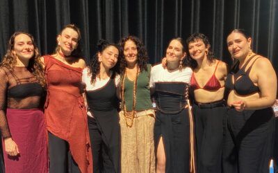 Voces que caminan despiertas